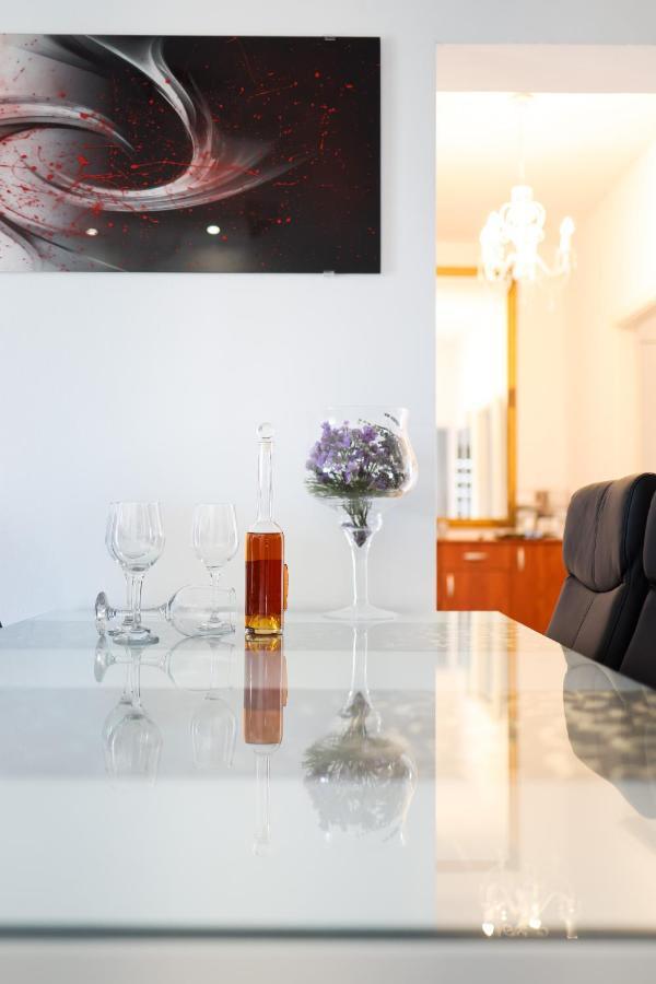 Apartment Heder